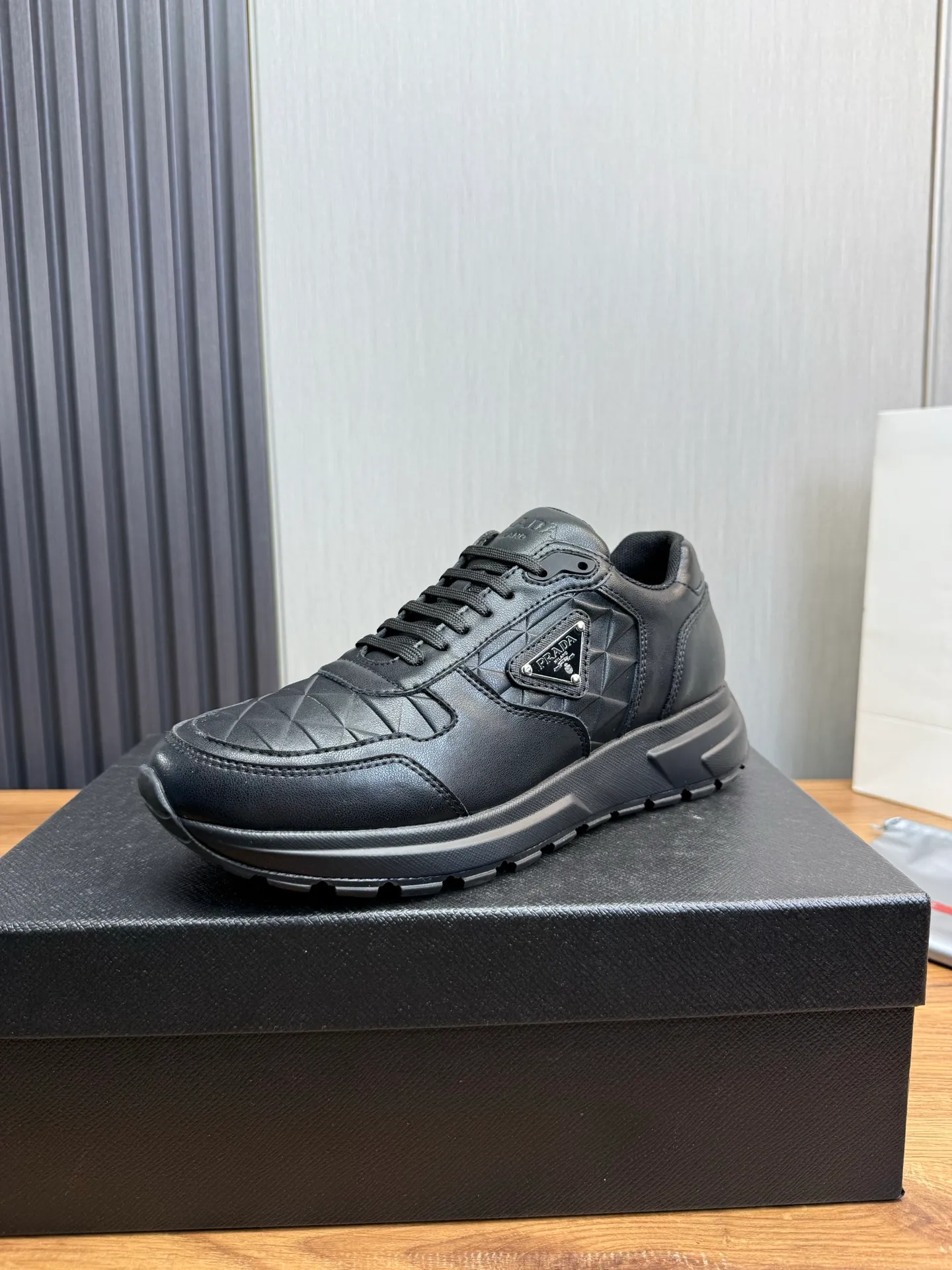 Men's shoes 520💰 [PRADA] Men's shoes are popular in the counter, official website is synchronized, high-quality shipments ✔️Original cowhide splicing + cowhide lining, 1🆚1 replica, original original sole, 38-45 (45 customized, non-refundable)